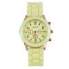 Montre silicone jaune pâle dorée